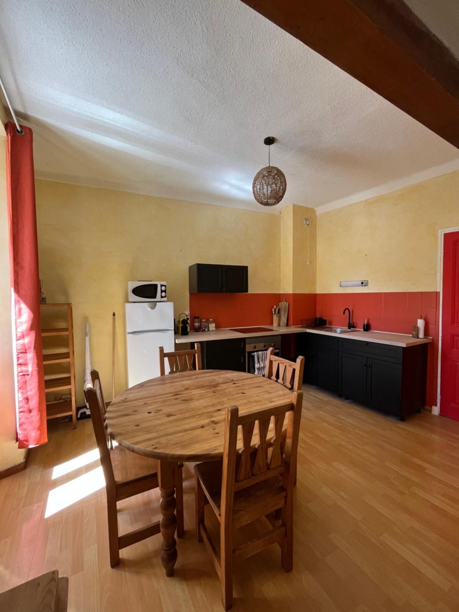 Plein Centre Lit King Size Et Canape Lit Apartamento Barcelonnette